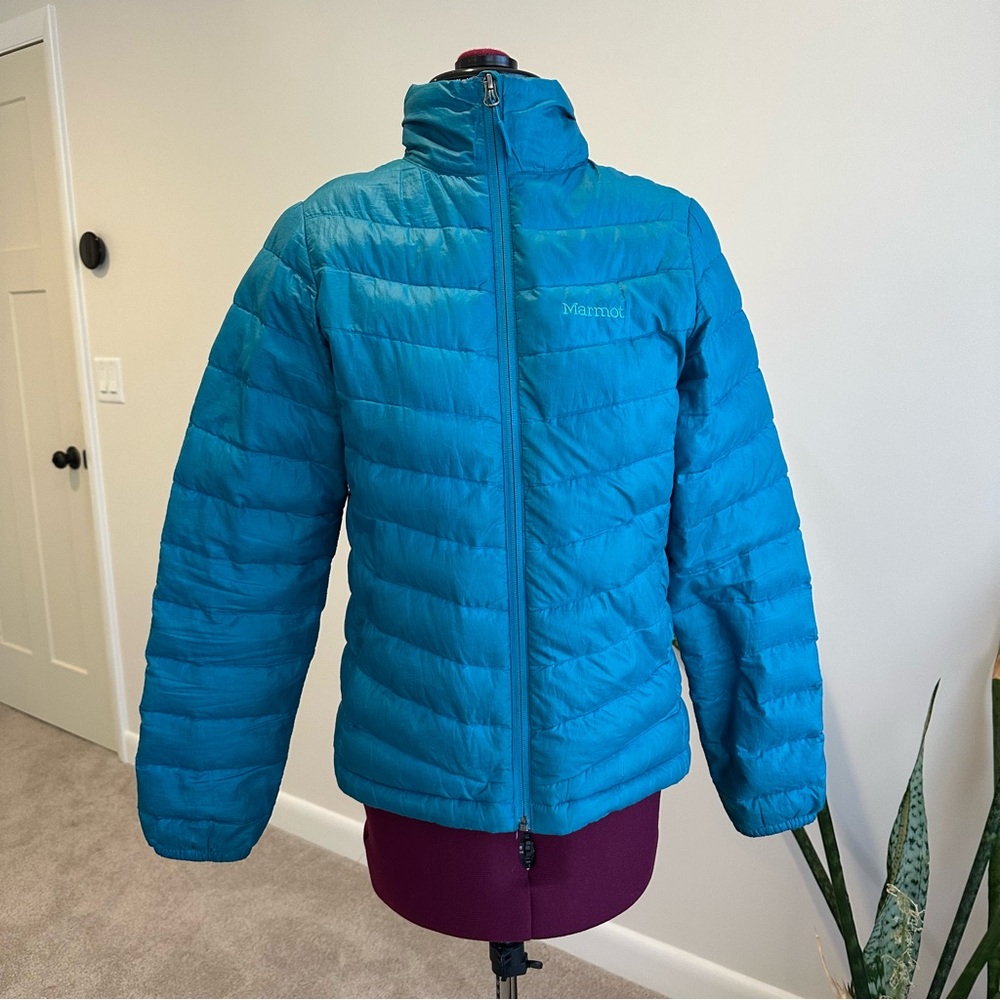 Marmot women’s small blue 700 fill down Puffer Jacket